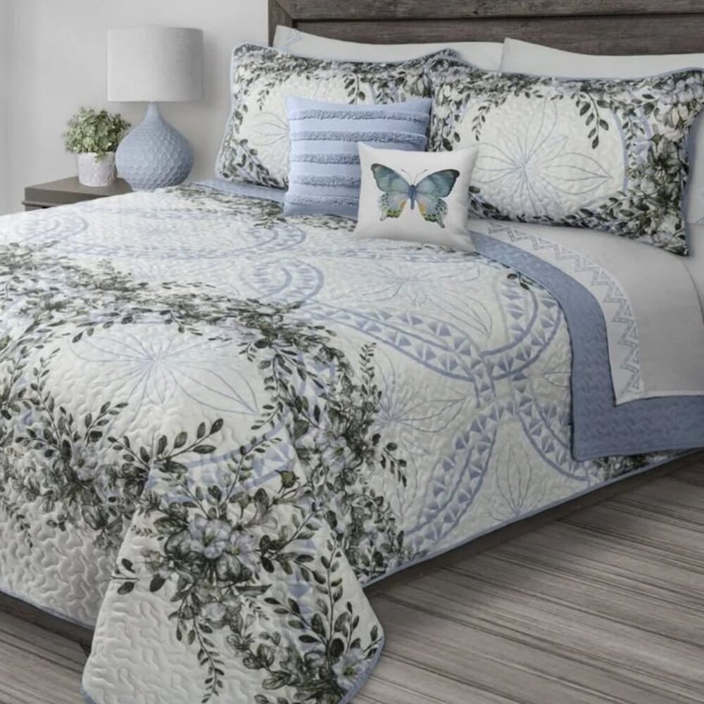 New Oasis Blue King Size 3 PC Beautiful Floral Quilt Set